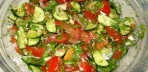 salat-iz-pomidorov-ogurcov[1]